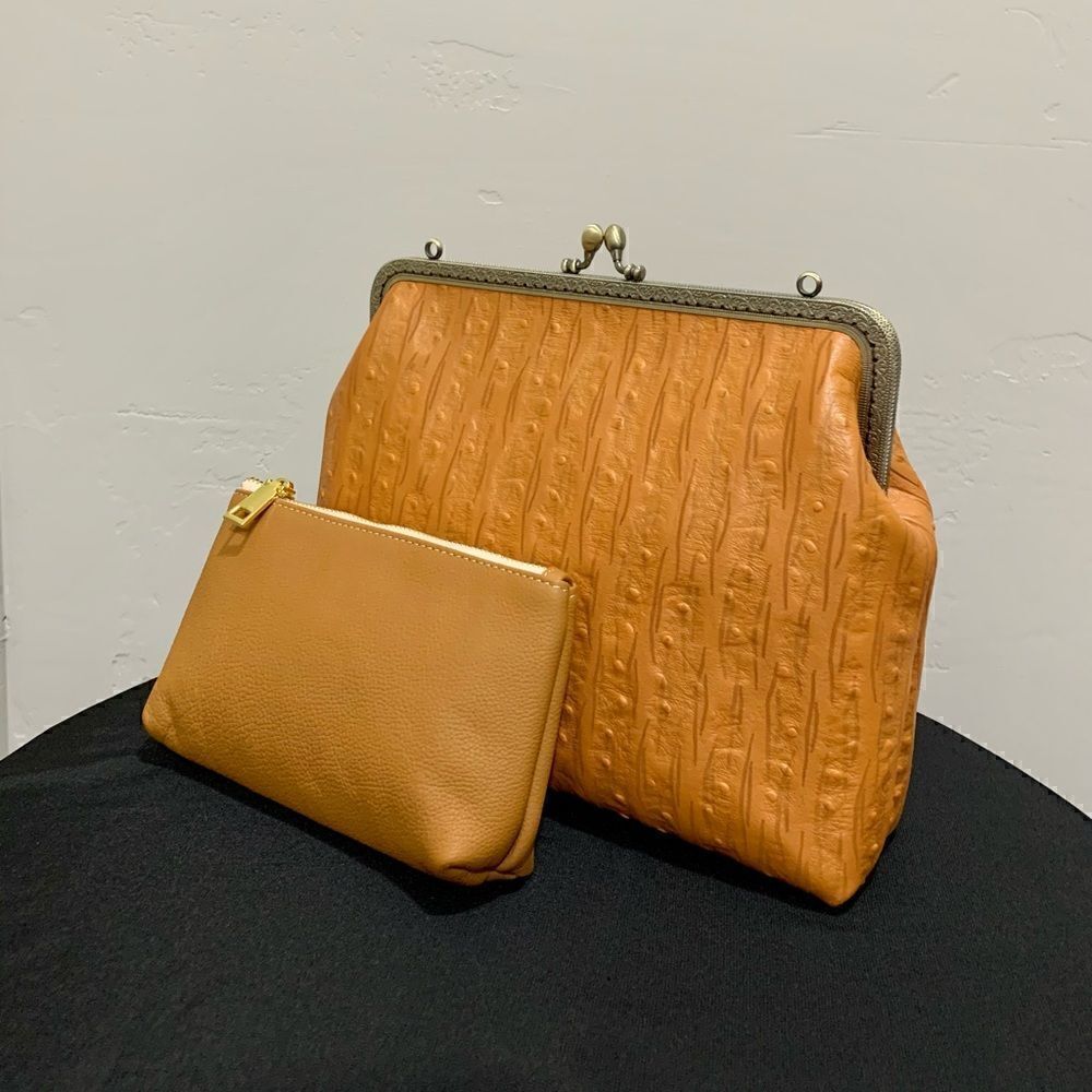 Vintage Style Handcrafted Genuine Embossed Leather Kisslock Handbag Set - Picture 3 of 16